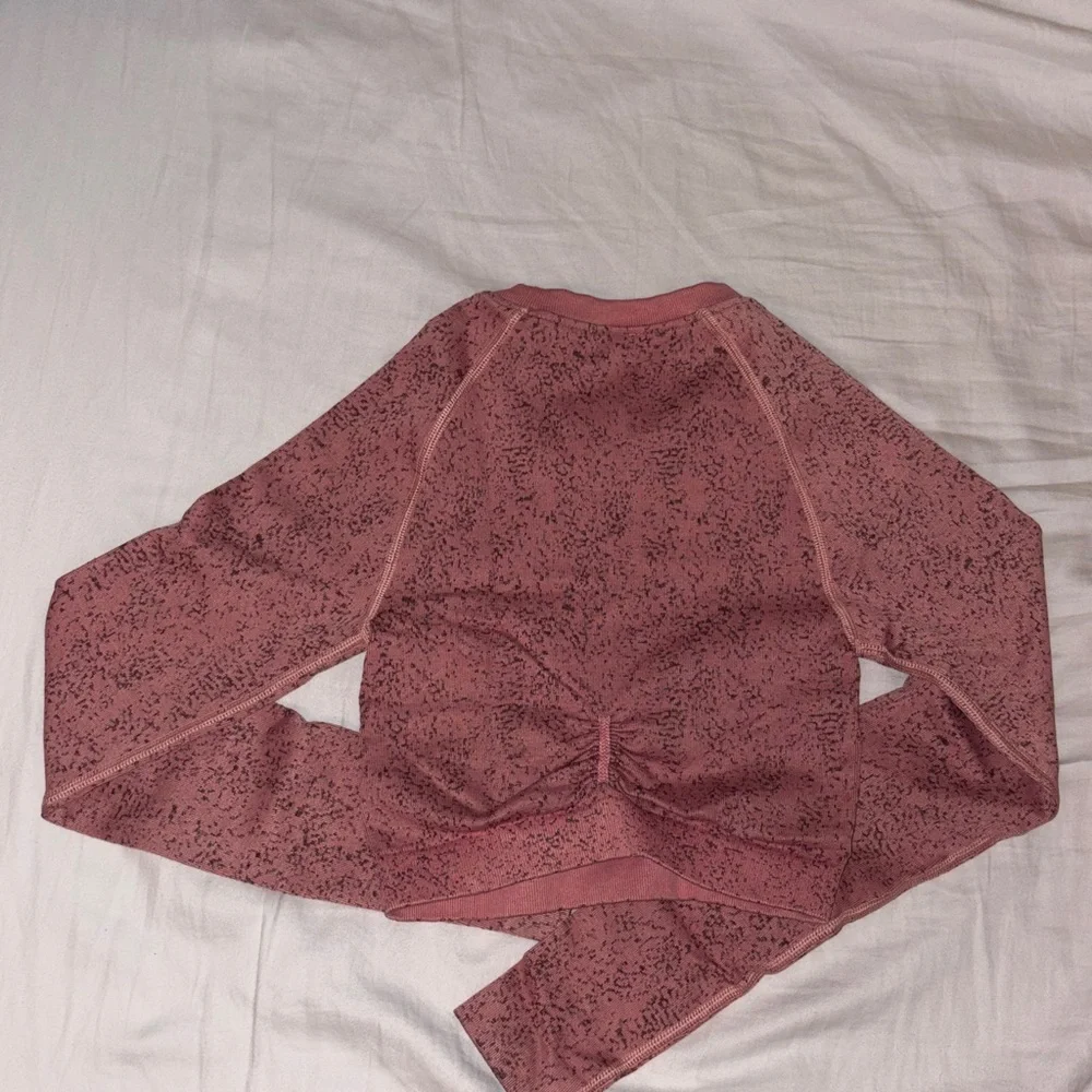 Gymshark Dusty Rose Speckled Cropped Long Sleeve - Picture 2 of 2